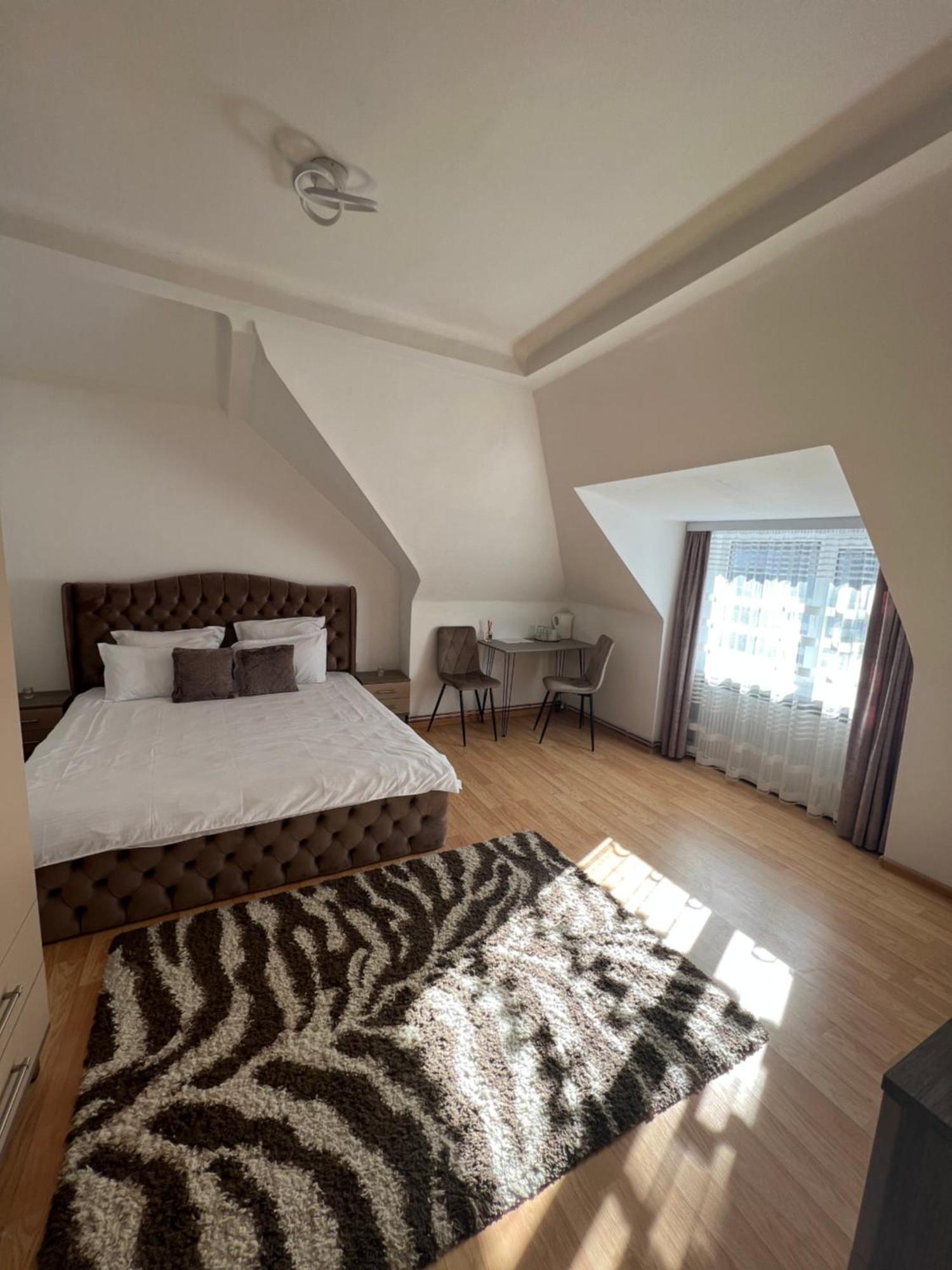 Central Studio 28 Sinaia Eksteriør bilde